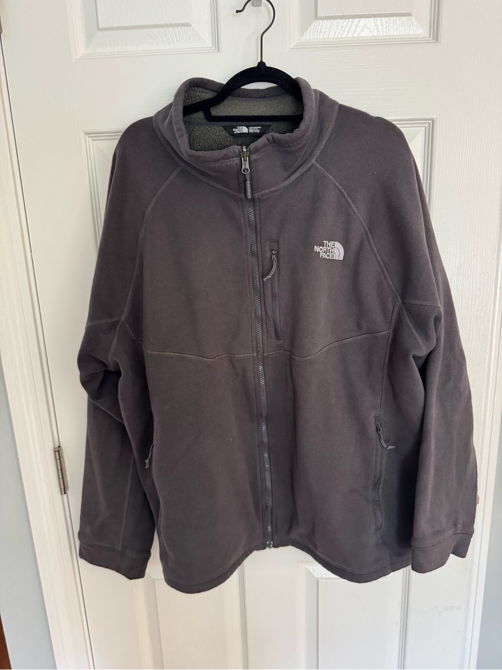 The North Face Men’s Full-Zip Fleece Jacket - Dark Gray black